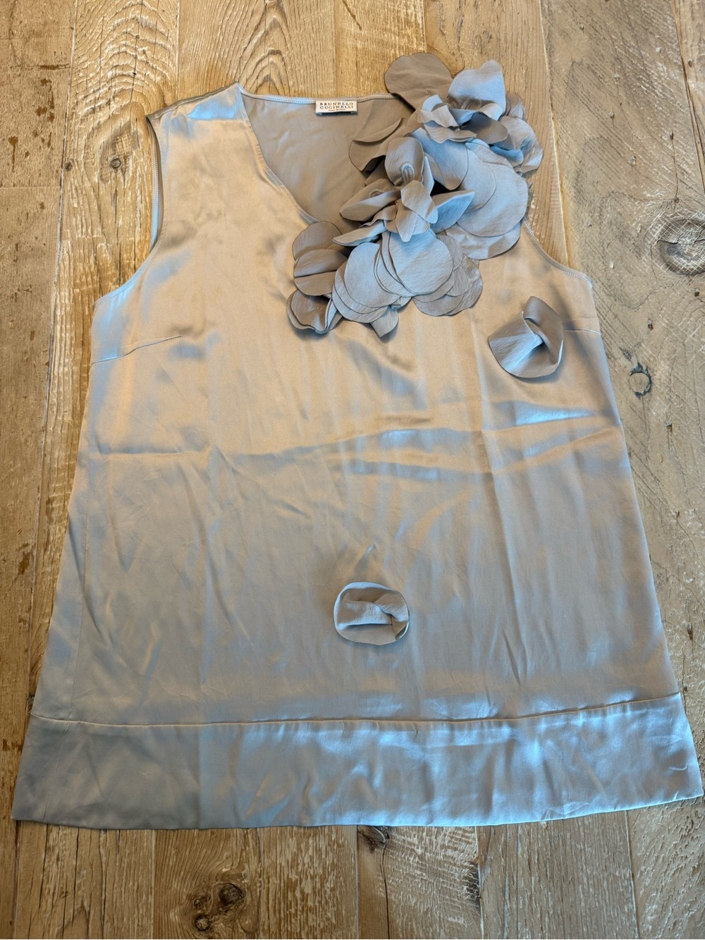 Brunello Cucinelli Silk Floral Applique V-Neck Tank Top - Light Gray L
